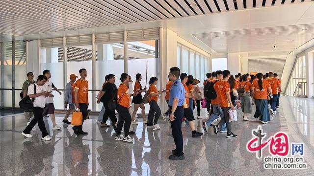 db真人网页版-漳州站开行直达南平“闽超”球迷专列(组图)